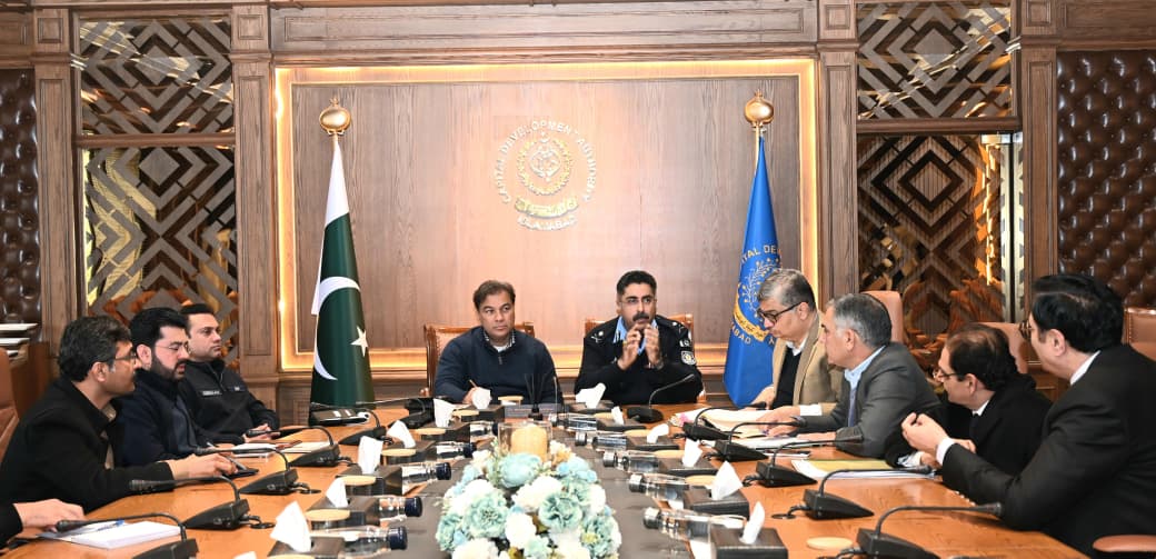 CDA Chairman Chairs High-Level Meeting to Review Law and Order, Safe City Project in Islamabad