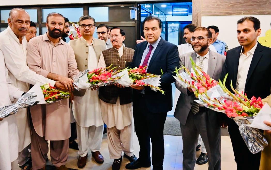 Chairman CDA Muhammad Ali Randhawa increased the number of CDA employees selected for Hajj from 66 to 76 during a balloting ceremony.